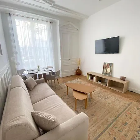 Tour Eiffel/luxury N°6 *