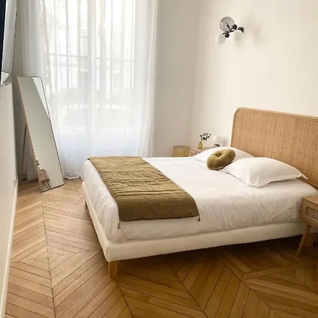 Apartman Tour Eiffel/luxury N°6 *