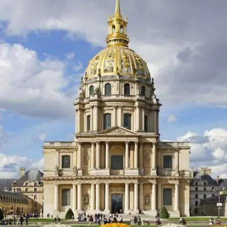 Apartman Tour Eiffel/luxury N°6 *