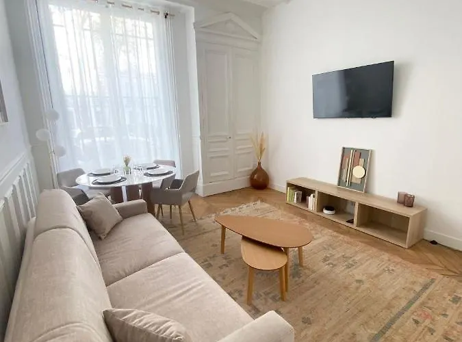 Tour Eiffel/luxury N°6 *